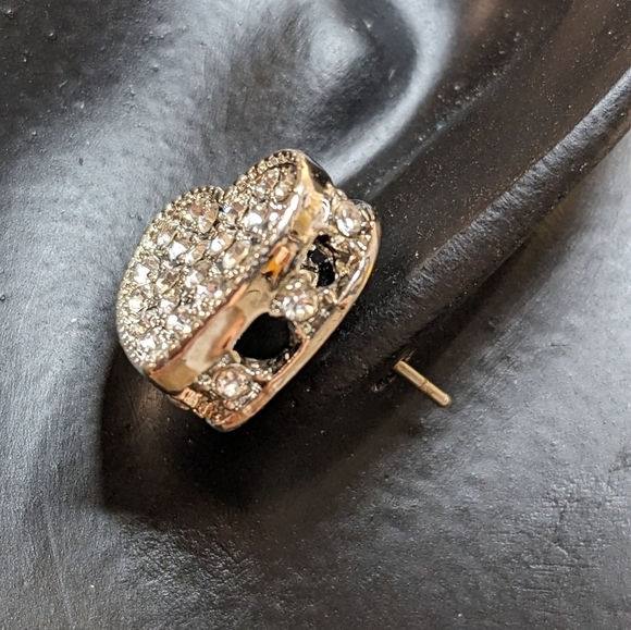 Swarovski Crystal Elements Silver Heart Earrings - Picture 5 of 6